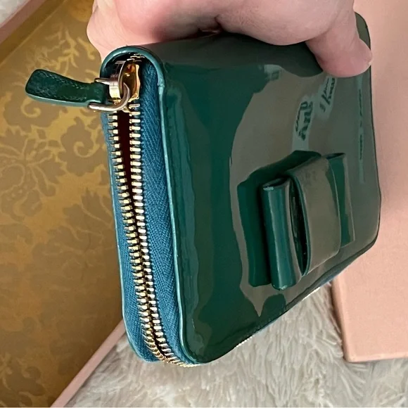 Miu Miu long wallet zipper green ribbon NWOT - Picture 8 of 16